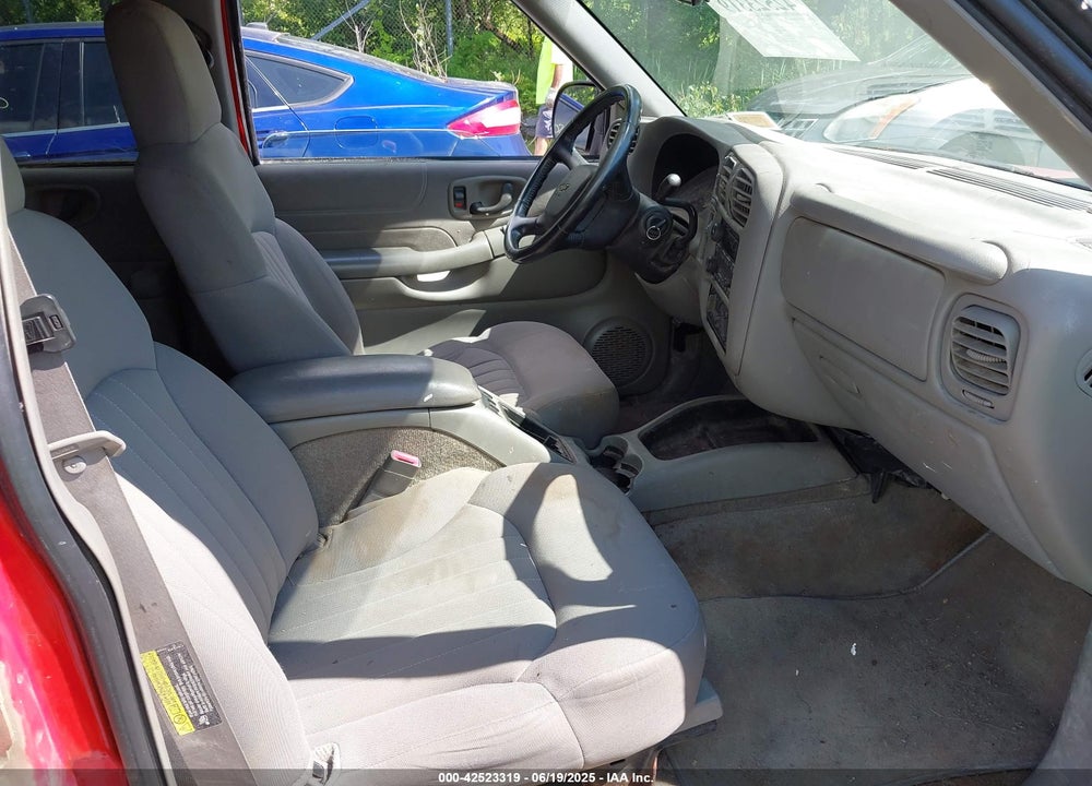 2004 CHEVROLET BLAZER LS VIN: 1GNDT13X94K142808