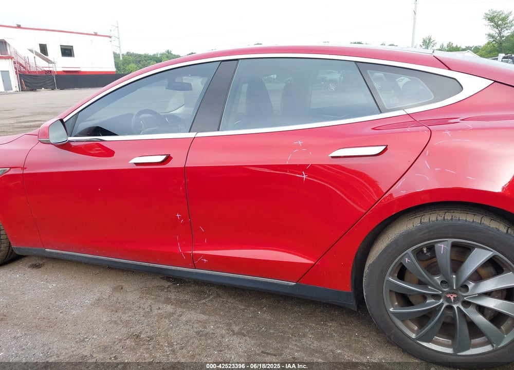2013 TESLA MODEL S VIN: 5YJSA1DP1DFP10048
