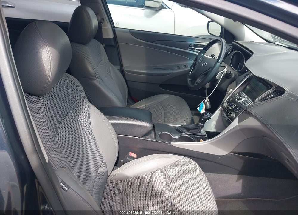 2012 HYUNDAI SONATA VIN: 5NPEC4AB1CH395527