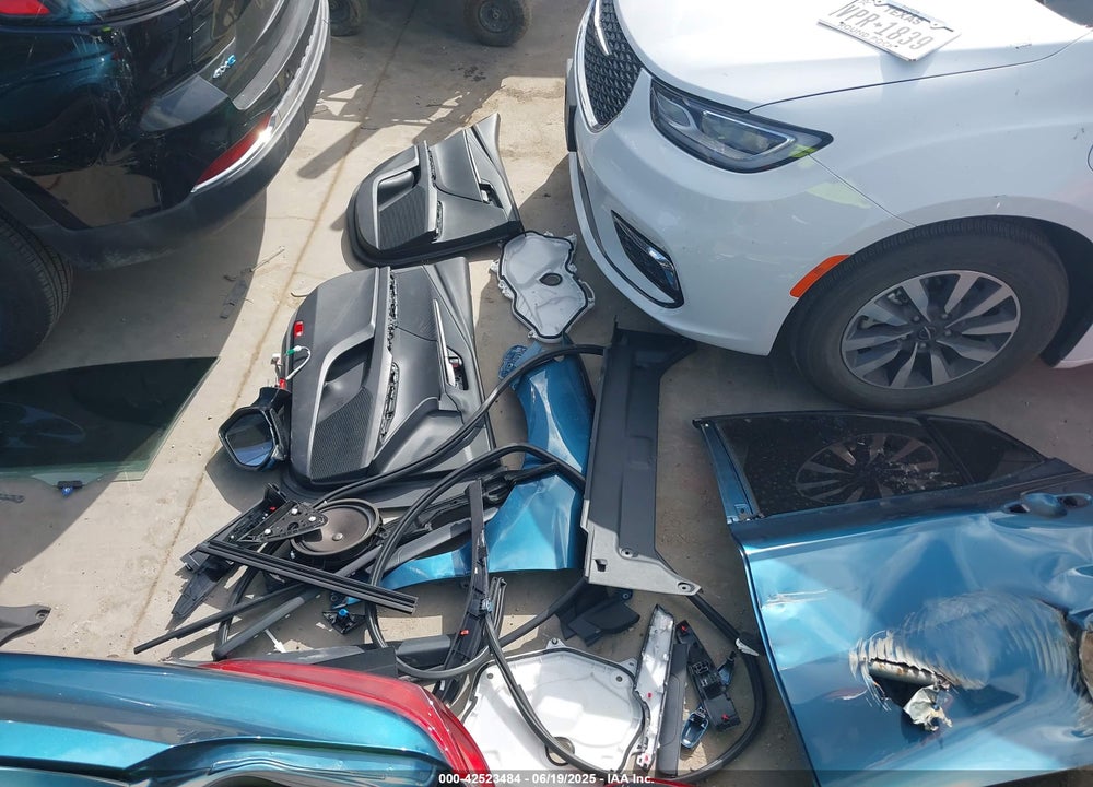2025 TOYOTA CAMRY VIN: 4T1DAACK6SU027597