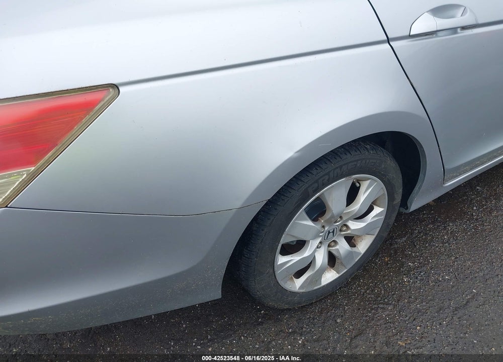 2008 HONDA ACCORD VIN: 1HGCP26778A061877