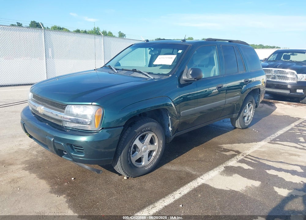 2005 CHEVROLET TRAILBLAZER LS VIN: 1GNDT13S852316809