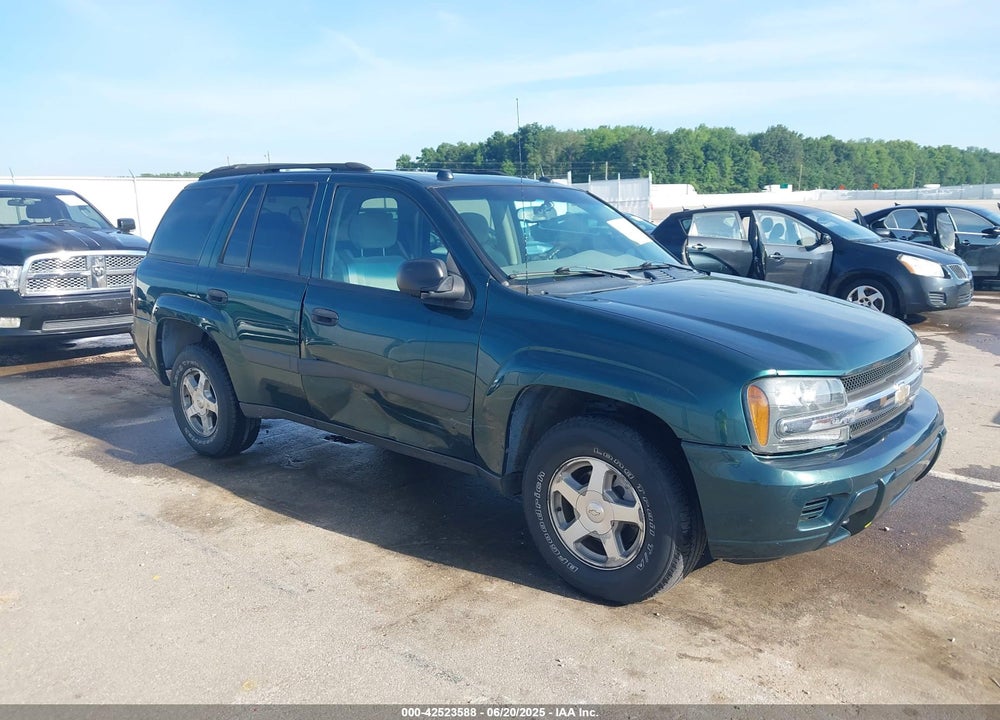2005 CHEVROLET TRAILBLAZER LS VIN: 1GNDT13S852316809
