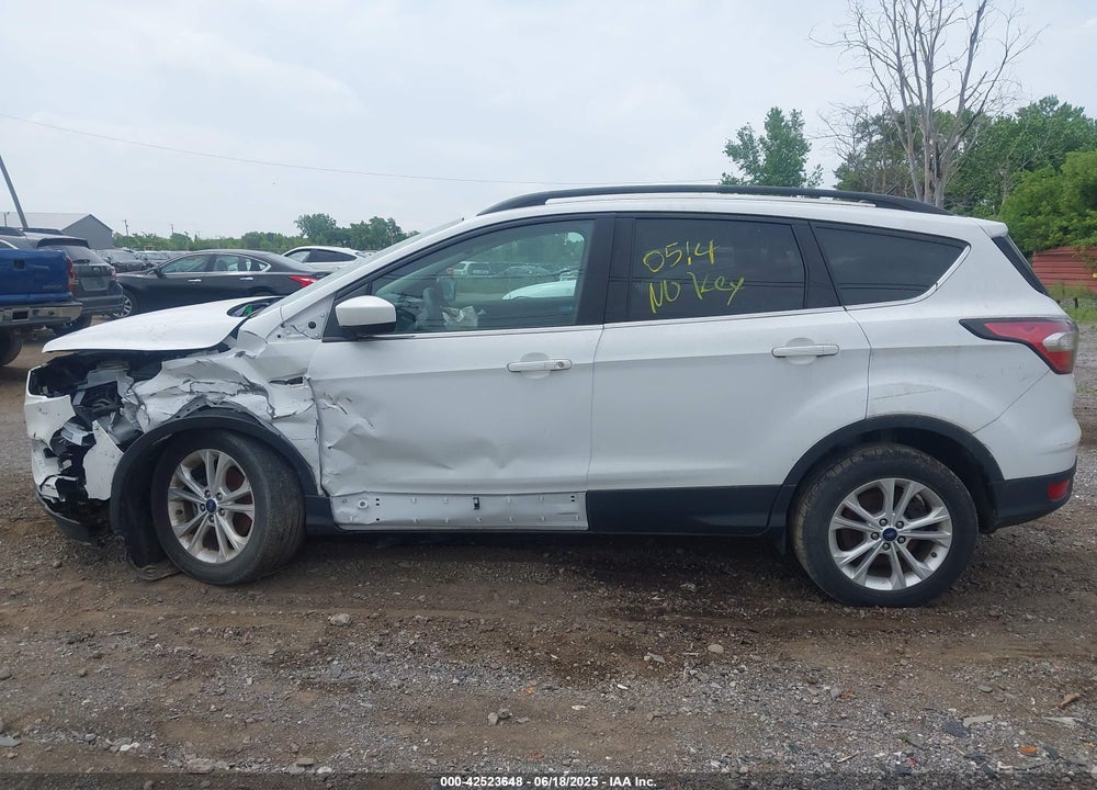 2017 FORD ESCAPE VIN: 1FMCU0GD2HUB40514