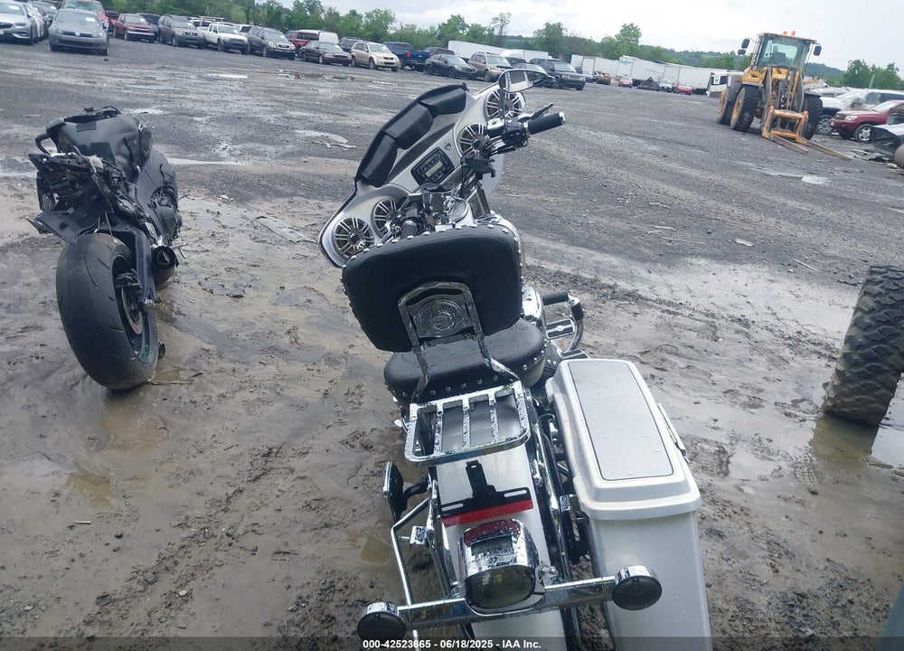 2008 HARLEY-DAVIDSON FLSTC VIN: 1HD1BW5118Y048282