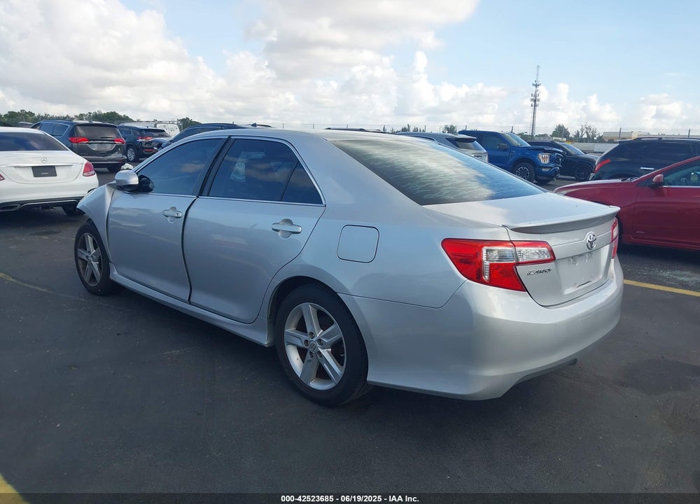 2013 TOYOTA CAMRY SE VIN: 4T1BF1FK4DU261244