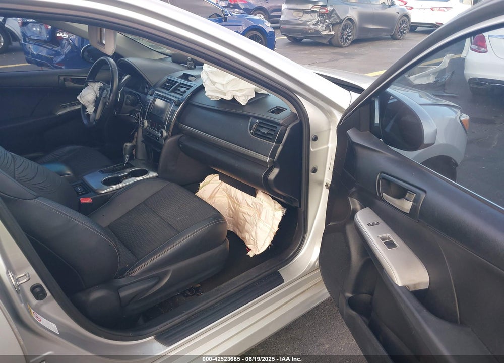 2013 TOYOTA CAMRY SE VIN: 4T1BF1FK4DU261244
