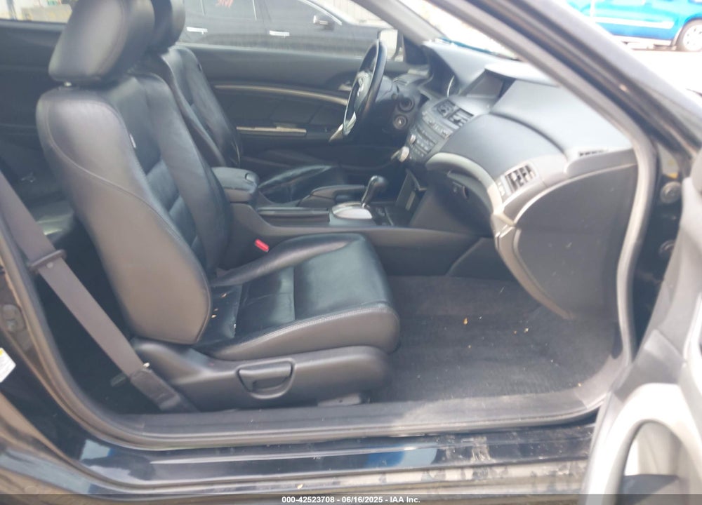 2010 HONDA ACCORD VIN: 1HGCS1B83AA010695
