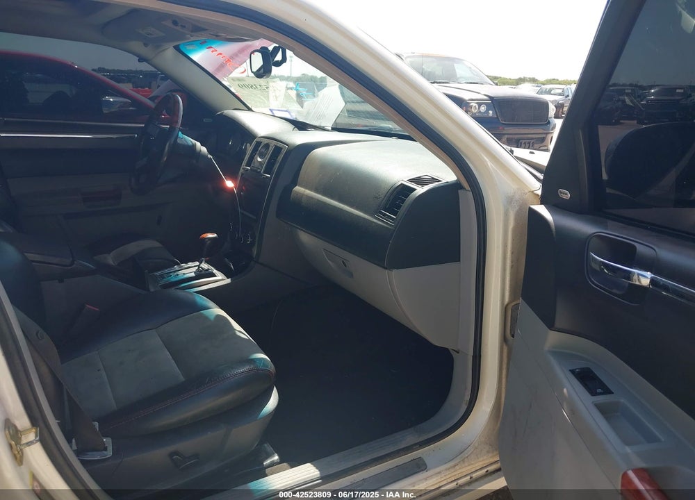 2006 CHRYSLER 300C VIN: 2C3LA63H86H236242