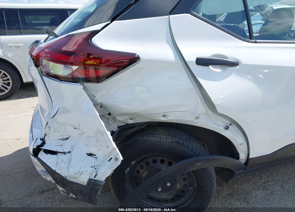 2021 NISSAN KICKS VIN: 3N1CP5BV1ML556005