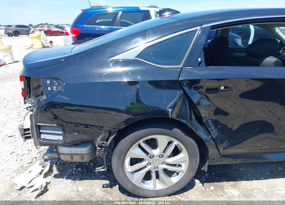 2019 HONDA ACCORD VIN: 1HGCV1F18KA040569