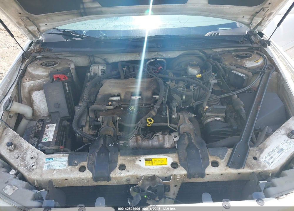 1998 BUICK CENTURY CUSTOM VIN: 2G4WS52M4W1581853