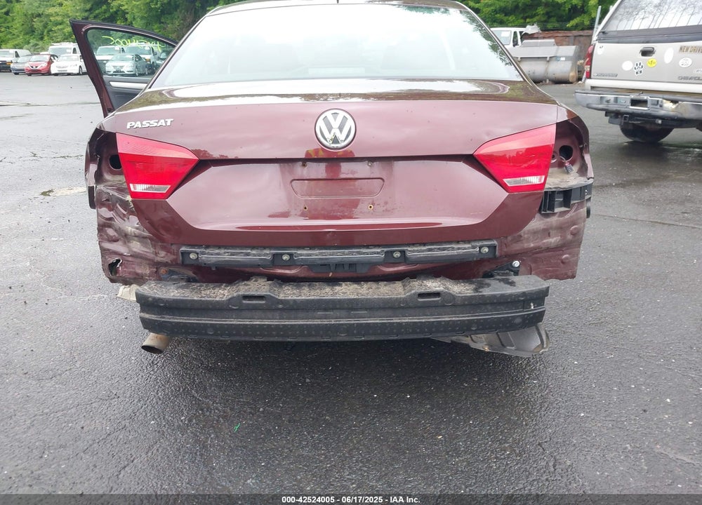 2013 VOLKSWAGEN PASSAT VIN: 1VWAP7A35DC067454