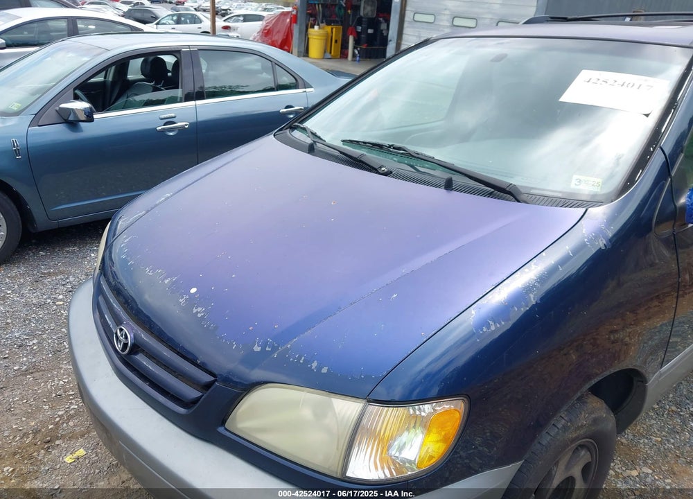 2001 TOYOTA SIENNA XLE VIN: 4T3ZF13CX1U333160