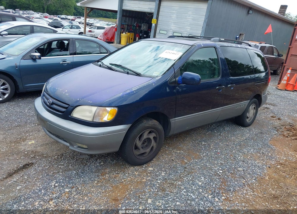 2001 TOYOTA SIENNA XLE VIN: 4T3ZF13CX1U333160