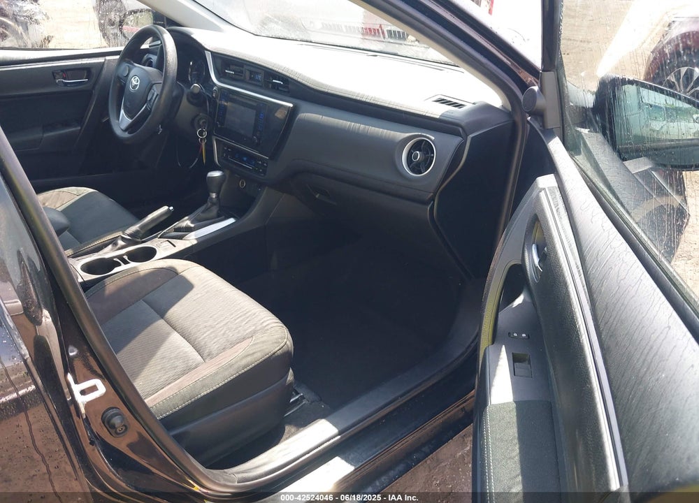 2018 TOYOTA COROLLA LE VIN: 2T1BURHE9JC964444