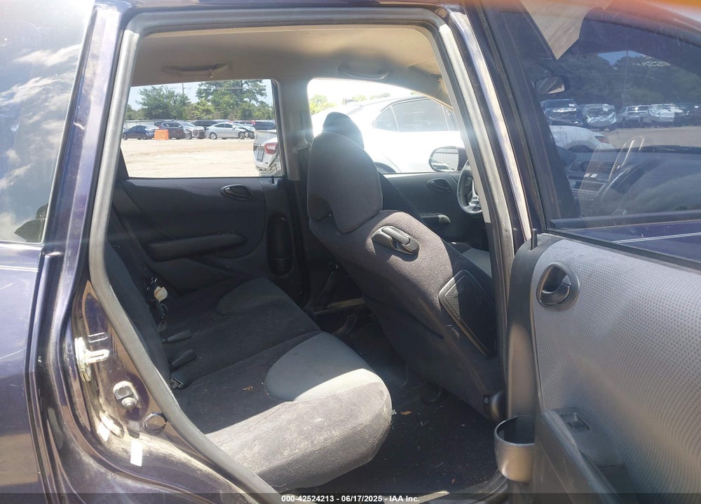 2008 HONDA FIT VIN: JHMGD38648S013295