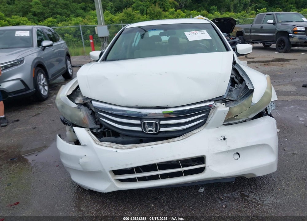 2011 HONDA ACCORD VIN: 1HGCP2F33BA085968