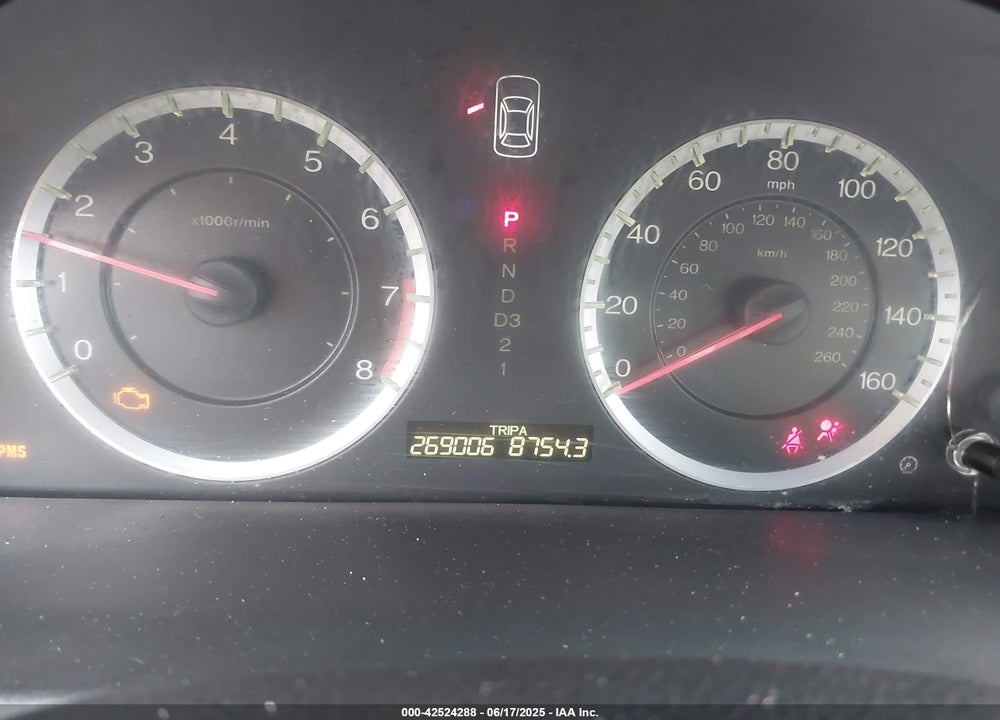 2011 HONDA ACCORD VIN: 1HGCP2F33BA085968