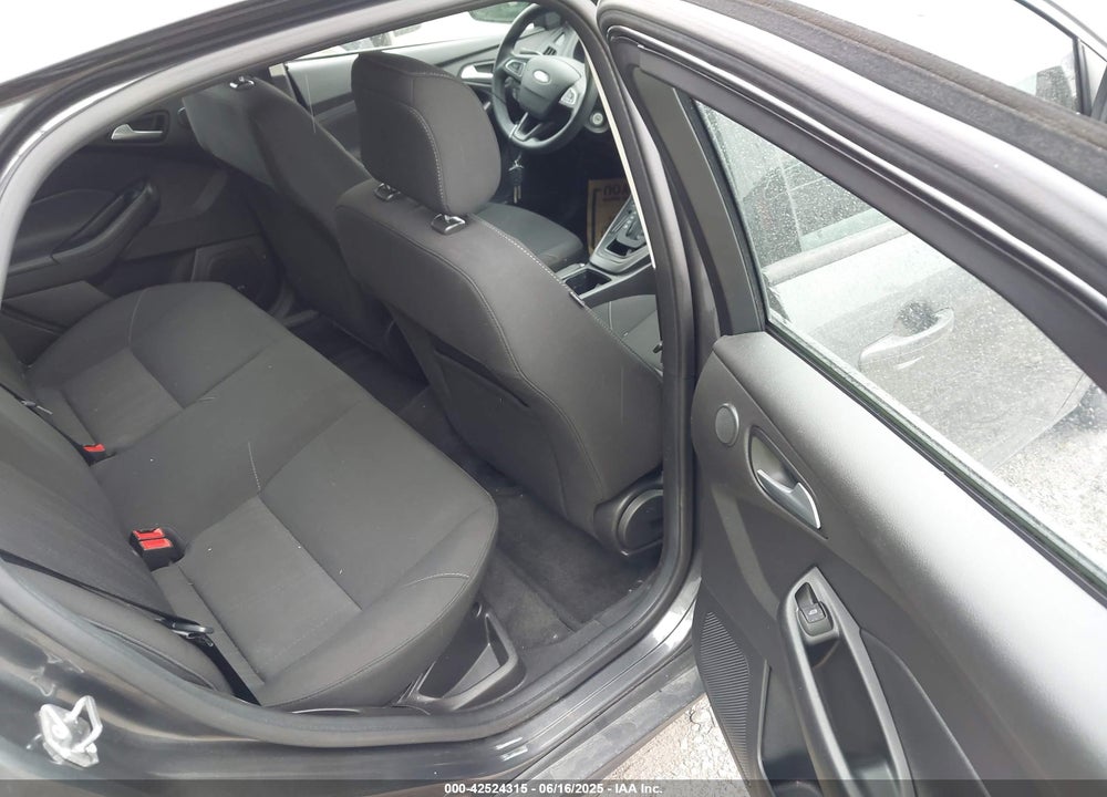 2018 FORD FOCUS SEL VIN: 1FADP3H20JL200919