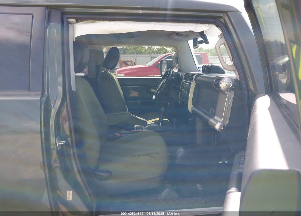 2011 TOYOTA FJ CRUISER VIN: JTEBU4BF8BK115681