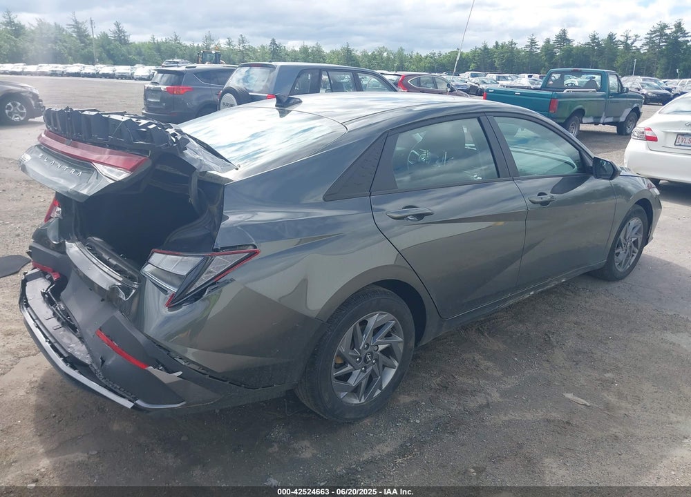 2024 HYUNDAI ELANTRA VIN: KMHLM4DG2RU733295