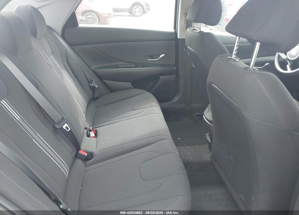 2024 HYUNDAI ELANTRA VIN: KMHLM4DG2RU733295