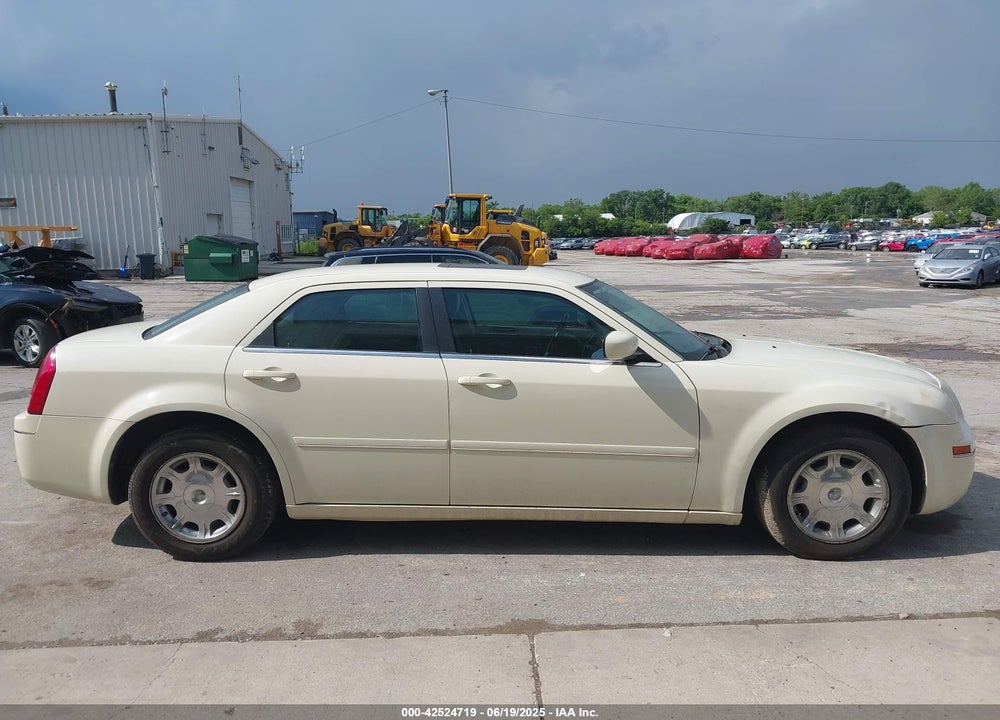 2005 CHRYSLER 300 TOURING VIN: 2C3AA53G05H613329