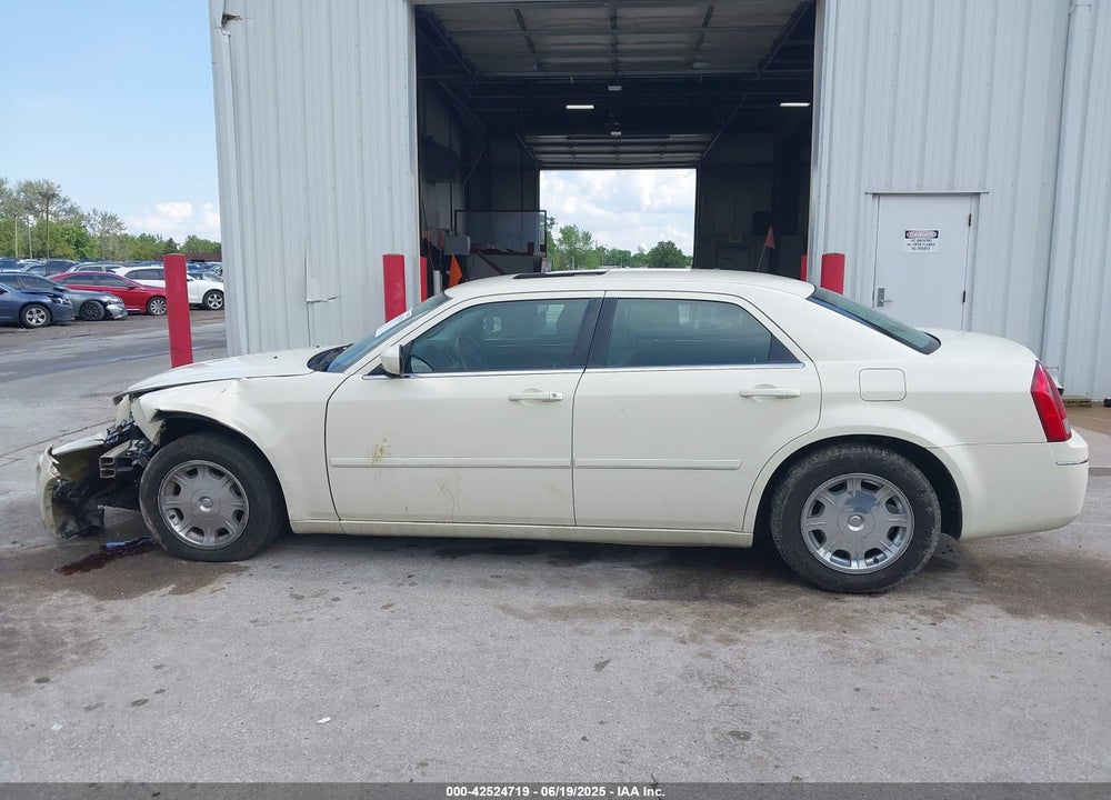 2005 CHRYSLER 300 TOURING VIN: 2C3AA53G05H613329