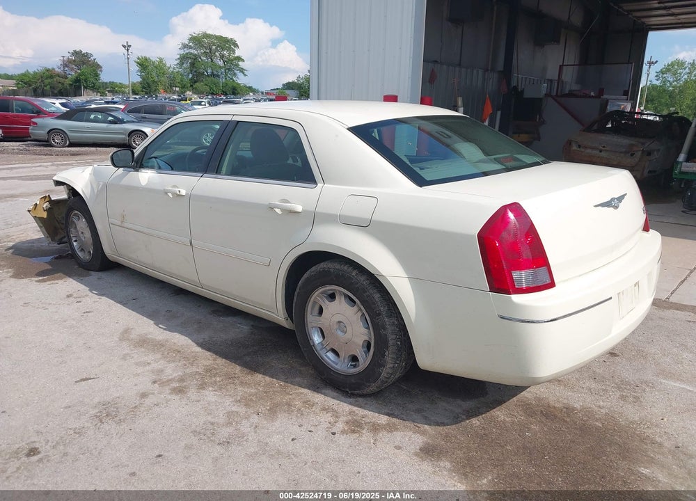 2005 CHRYSLER 300 TOURING VIN: 2C3AA53G05H613329