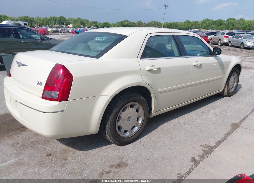 2005 CHRYSLER 300 TOURING VIN: 2C3AA53G05H613329