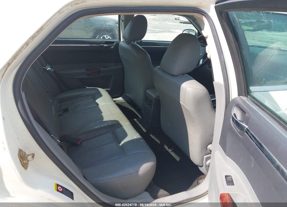 2005 CHRYSLER 300 TOURING VIN: 2C3AA53G05H613329
