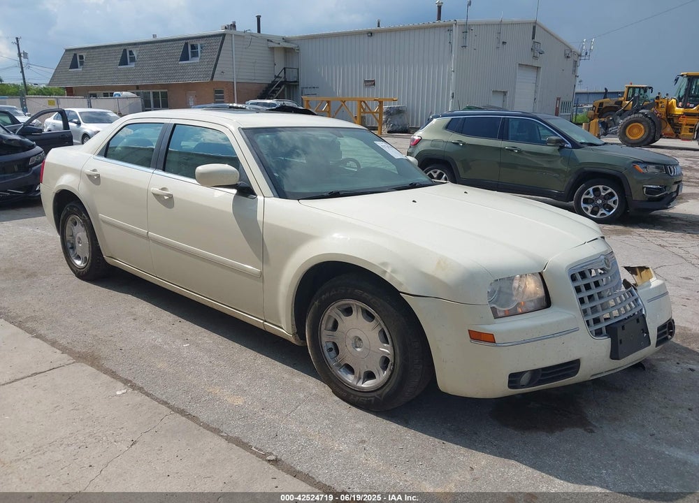 2005 CHRYSLER 300 TOURING VIN: 2C3AA53G05H613329