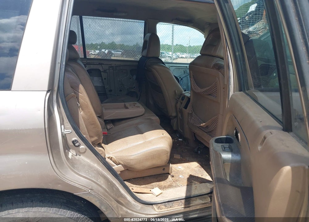 2004 HONDA PILOT VIN: 2HKYF18524H531457
