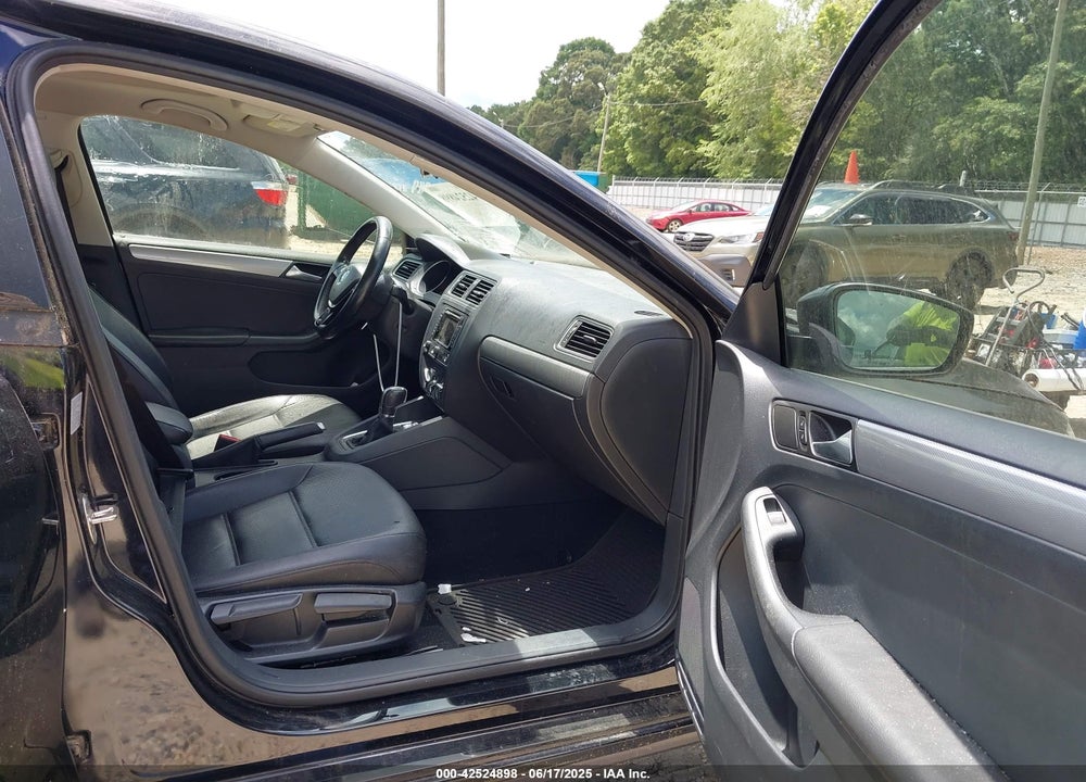 2015 VOLKSWAGEN JETTA 1.8T SE VIN: 3VWD07AJ7FM313101