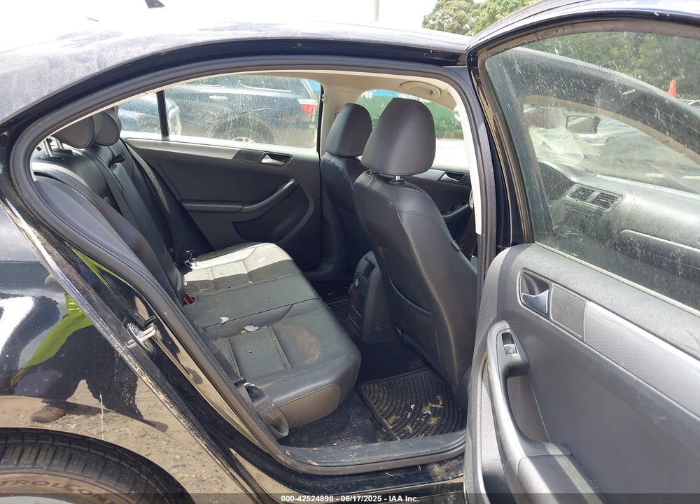 2015 VOLKSWAGEN JETTA 1.8T SE VIN: 3VWD07AJ7FM313101