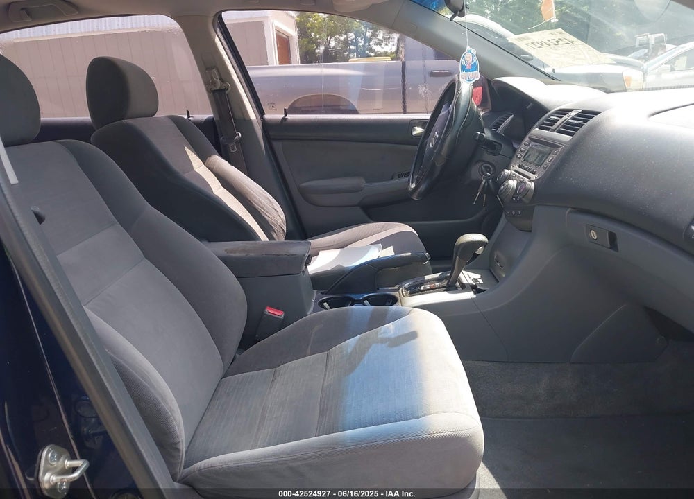 2006 HONDA ACCORD VIN: 1HGCM56716A162095