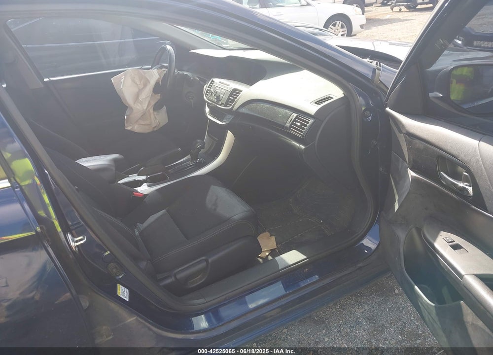 2015 HONDA ACCORD VIN: 1HGCR2F5XFA217870