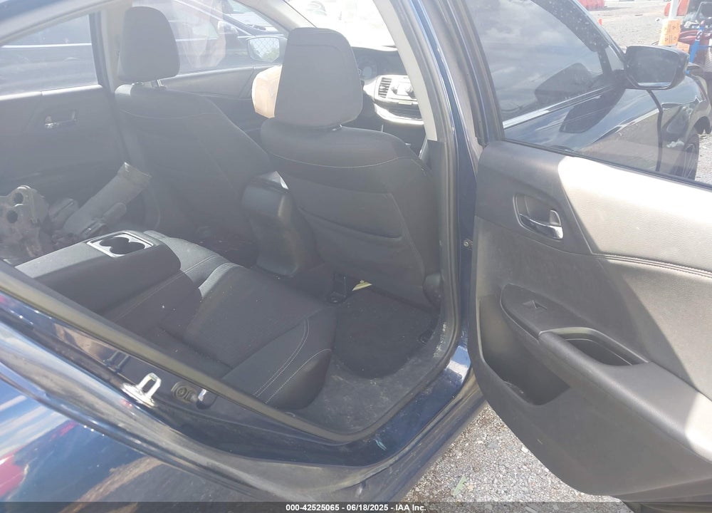 2015 HONDA ACCORD VIN: 1HGCR2F5XFA217870