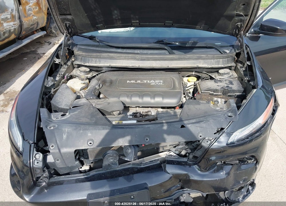2016 JEEP CHEROKEE VIN: 1C4PJLCBXGW377064