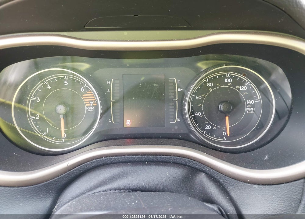 2016 JEEP CHEROKEE VIN: 1C4PJLCBXGW377064