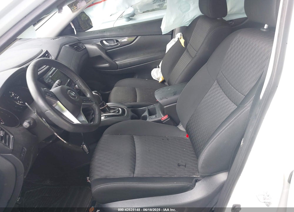 2018 NISSAN ROGUE VIN: KNMAT2MT6JP594968