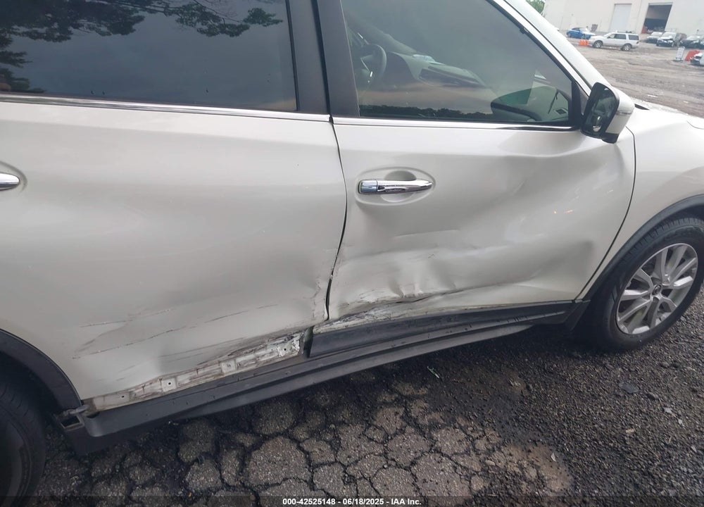 2018 NISSAN ROGUE VIN: KNMAT2MT6JP594968