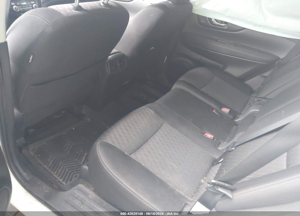 2018 NISSAN ROGUE VIN: KNMAT2MT6JP594968