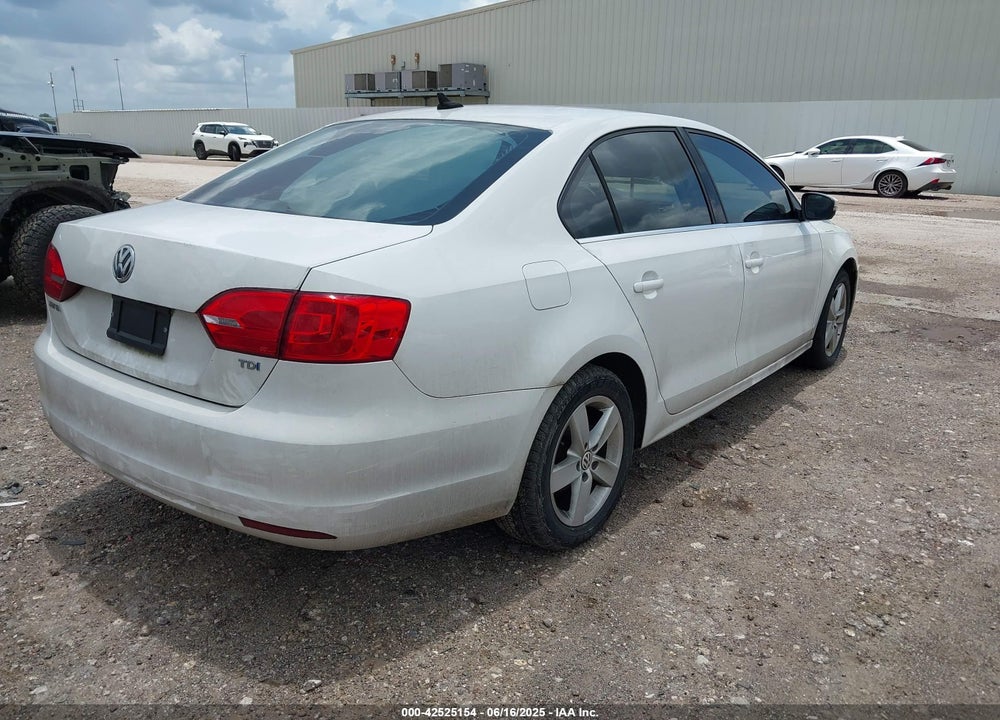 2014 VOLKSWAGEN JETTA VIN: 3VWLL7AJ4EM366694