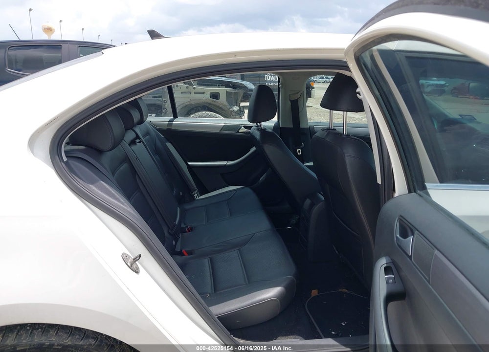 2014 VOLKSWAGEN JETTA VIN: 3VWLL7AJ4EM366694