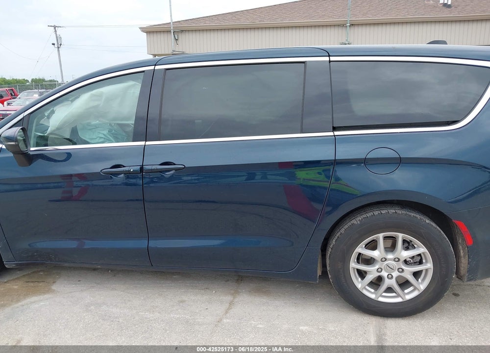 2023 CHRYSLER PACIFICA TOURING L VIN: 2C4RC1BG8PR526374