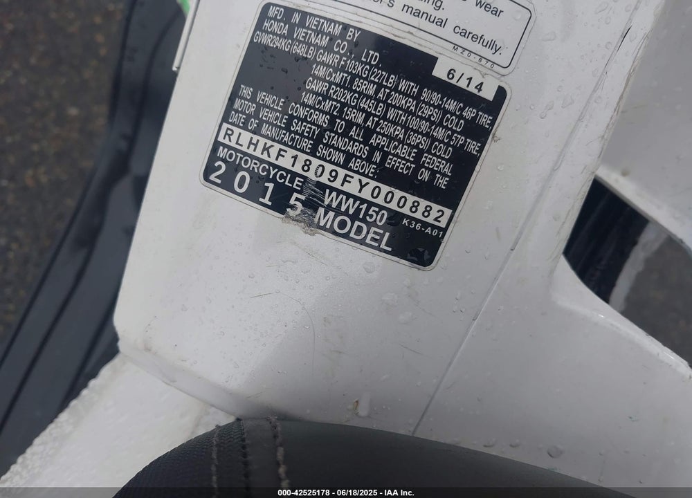 2015 HONDA PCX 150 VIN: RLHKF1809FY000882