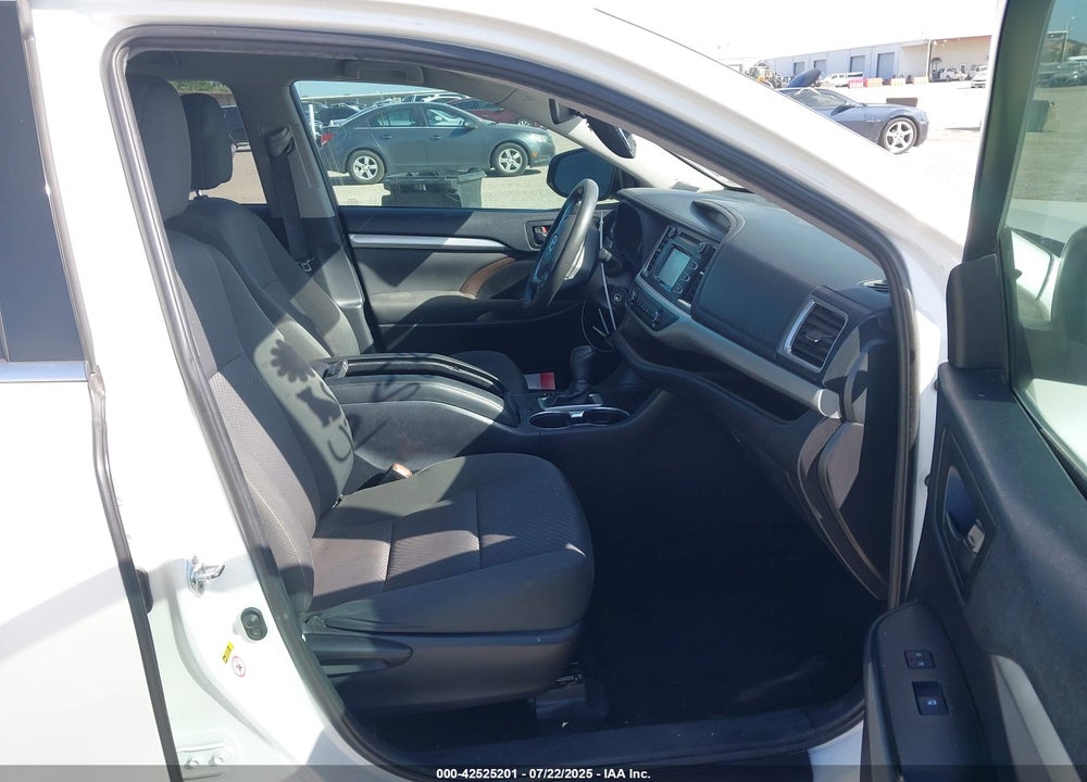 2019 TOYOTA HIGHLANDER VIN: 5TDZZRFH8KS296125