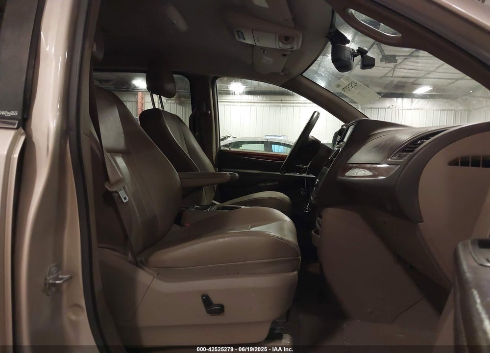 2014 CHRYSLER TOWN & COUNTRY TOURING-L VIN: 2C4RC1CG9ER200269